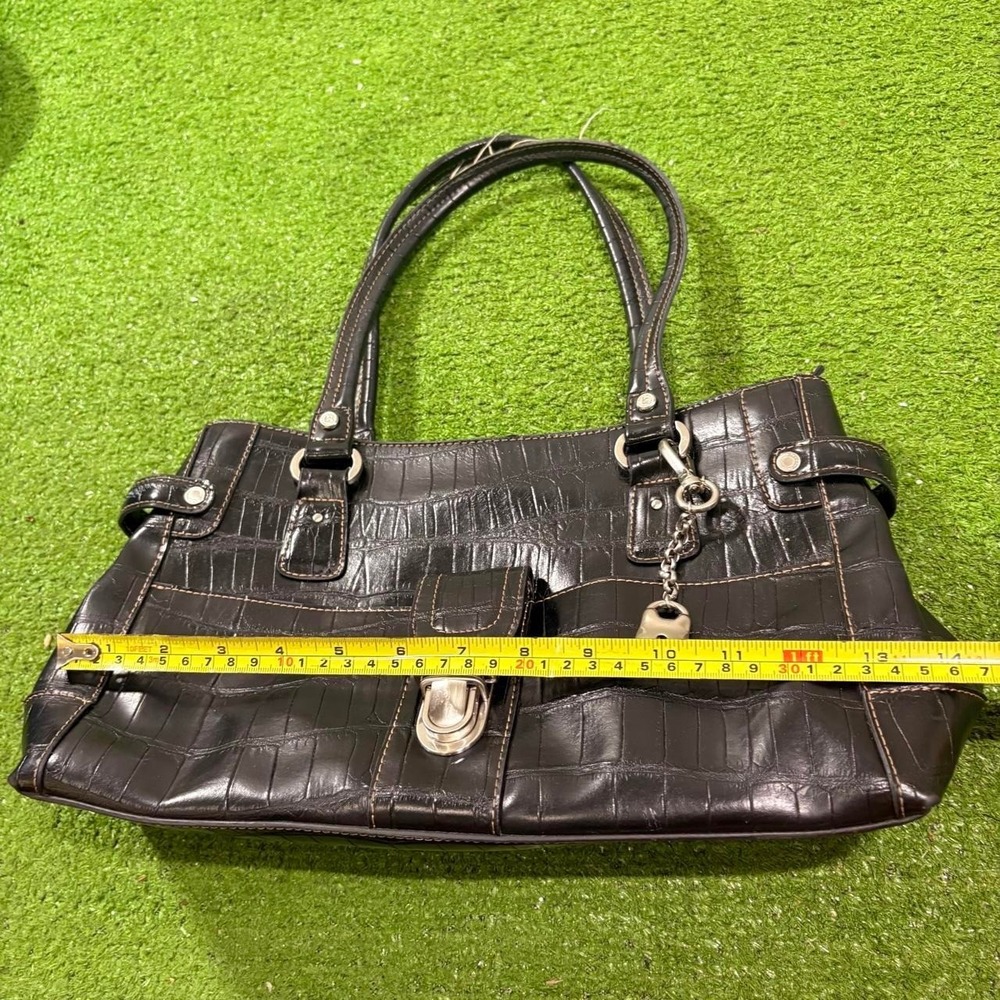 Liz Claiborne Black Crocodile Embossed Faux Leather Shoulder Bag Charm Lock - Picture 2 of 8